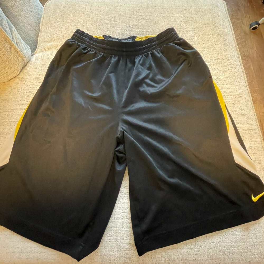 Nike Basketball Shorts Black/Yellow